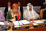  President Halonen co-chaired one of the interactive roundtable discussions with Prime Minister of the State of Kuwait Naser Al-Mohammad Al-Ahmad Al-Sabah (right). UN Photo/Evan Schneider 