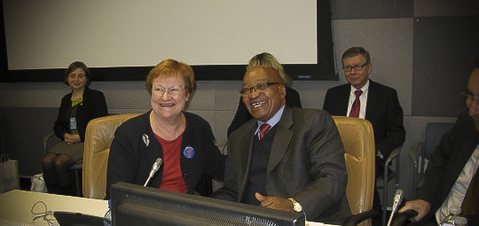 Kestävän kehityksen paneelin puheenjohtajat presidentti Tarja Halonen ja Etelä-Afrikan presidentti Jacob Zuma New Yorkissa 11. tammikuuta 2010. Copyright © Tasavallan presidentin kanslia