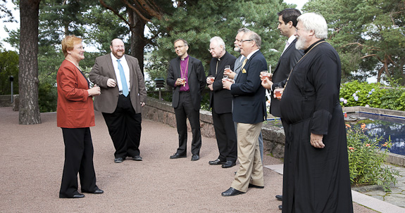 Tasavallan presidentti Tarja Halonen tapasi Suomessa toimivien uskontokuntien johtajia Kultarannassa torstaina 11. elokuuta 2011. Copyright &copy; Tasavallan presidentin kanslia