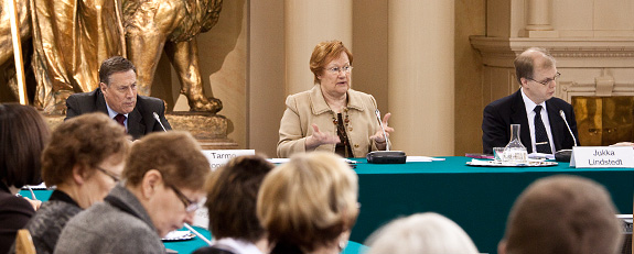 Presidenttifoorumin aiheena lähisuhdeväkivalta.
