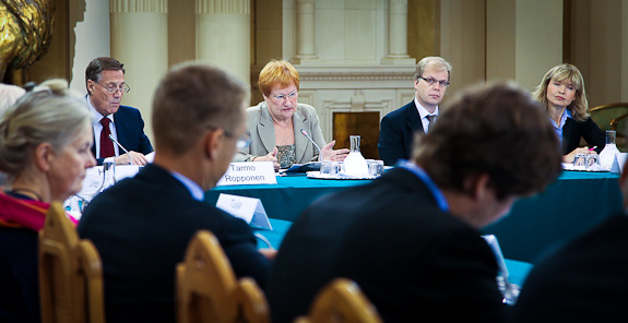 Presidenttifoorumissa keskusteltiin rauhanvälittämiseen sekä sotilaalliseen ja siviilikriisinhallintaan liittyvistä kysymyksistä. Copyright © Tasavallan presidentin kanslia