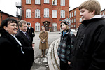  Ordförande för Forssa stadsstyrelse Minna Lintonen och president Sauli Niinistö samtalade med ungdomarna. Copyright © Republikens presidents kansli