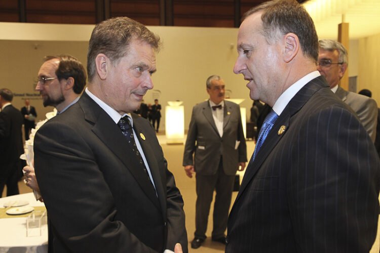  Republikens president Sauli Niinistö och Nya Zeelands premiärminister John Key vid toppmötet om kärnsäkerhet i Seoul i Sydkorea den 26 mars 2012. Copyright © Republikens presidents kansli