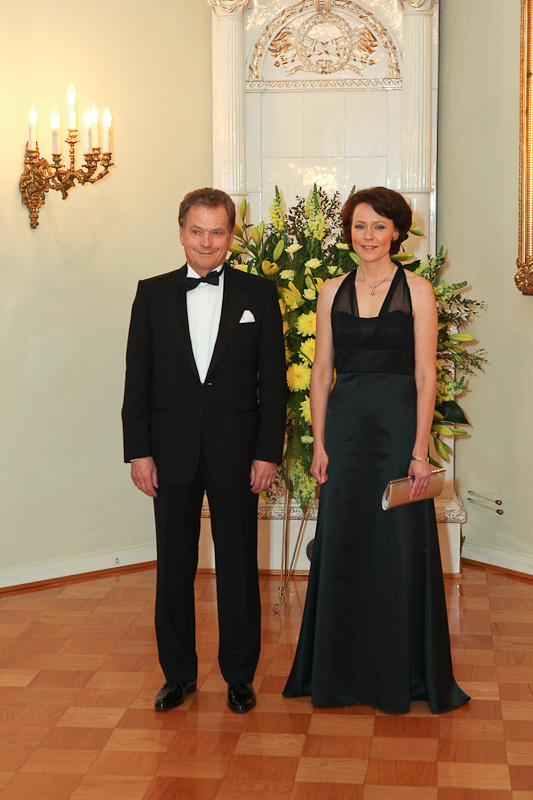 Diplomatmiddag på Presidentens slott 26.4.2012. Copyright © Republikens presidents kansli