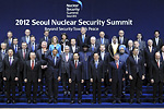  Huippukokoukseen osallistuvat valtionpäämiehet perhekuvassa. Copyright © Yonhap News Agency 