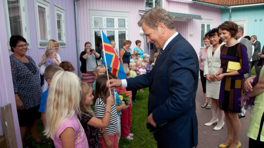  Ahvenanmaan-vierailun ensimmäinen pysähdys oli Klaralundin päiväkodissa Näfsbyssä. Copyright © Tasavallan presidentin kanslia 