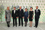 Prinsessa Mette-Marit, tasavallan presidentti Sauli Niinistö, kuningas Harald V, kuningatar Sonja, puoliso Jenni Haukio ja kruununprinssi Haakon Oslon oopperatalolla 11. lokakuuta 2012. Copyright © Tasavallan presidentin kanslia