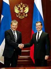 President Sauli Niinistö och premiärminister Dmitrij Medvedev i Moskva den 11 februari 2013. Bild: Lehtikuva