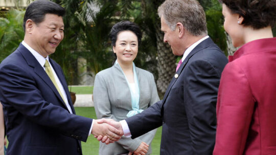  Tasavallan presidentti Sauli Niinistö tapasi Kiinan presidentin Xi Jinpingin Kiinassa Hainanilla lauantaina 6. huhtikuuta 2013. Kuva: Lehtikuva 