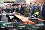  Presidenttipari tutustui myös puolustusvoimien kalustonäyttelyyn Lutakonaukiolla. Copyright © Tasavallan presidentin kanslia