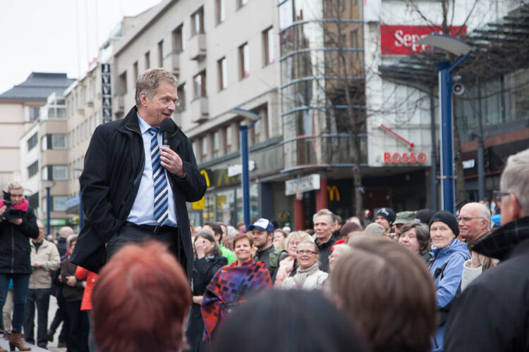  Presidentti Niinistö puhui Jyväskylän kävelykeskustan Kompassilla avoimessa yleisötilaisuudessa perjantaina 26. huhtikuuta 2013. Copyright © Tasavallan presidentin kanslia 