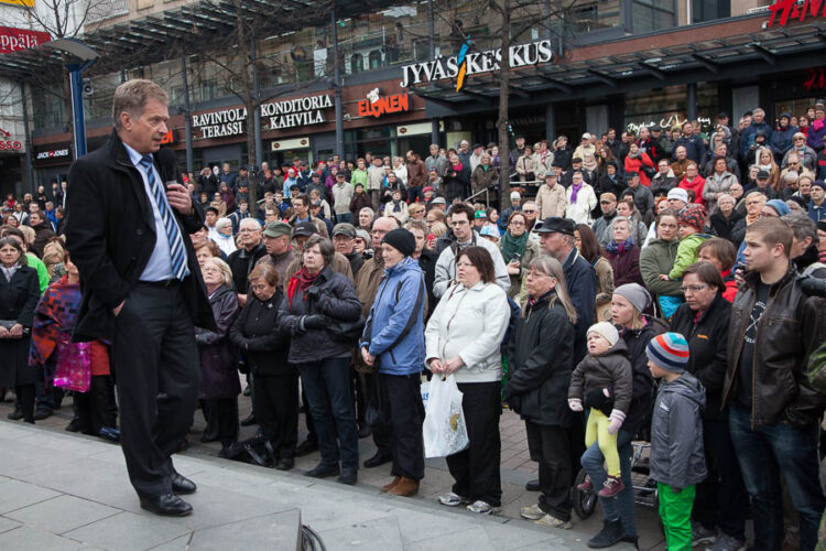  Presidentti Niinistö puhui Jyväskylän kävelykeskustan Kompassilla avoimessa yleisötilaisuudessa perjantaina 26. huhtikuuta 2013. Copyright © Tasavallan presidentin kanslia 