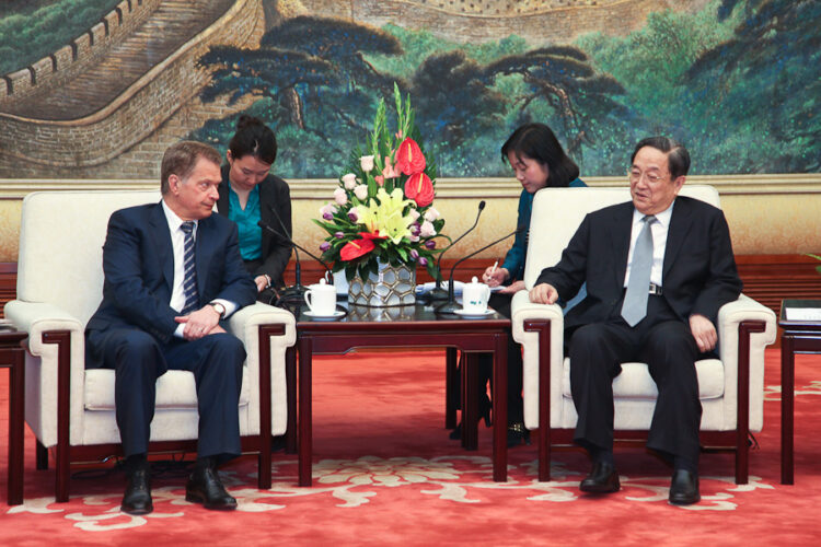  Presidentti Niinistö tapasi Pekingissä Kiinan kansan poliittisen neuvoa-antavan konferenssin puheenjohtajan Yu Zhengshengin. Copyright © Tasavallan presidentin kanslia 