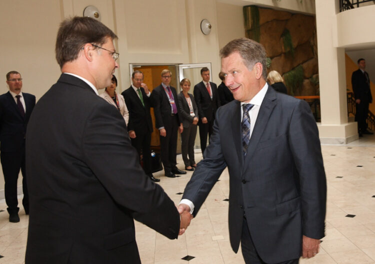  Presidentti Niinistö ja Latvian pääministeri Valdis Dombrovskis. Copyright © Tasavallan presidentin kanslia