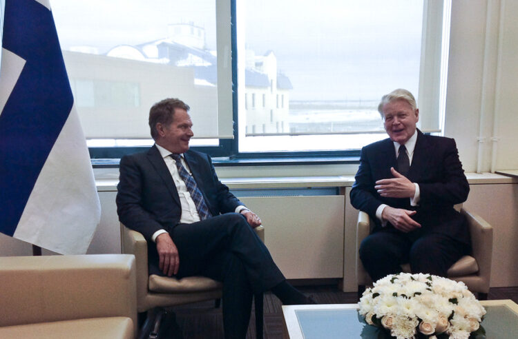 Presidentti Niinistö ja Islannin presidentti Ólafur Ragnar Grímsson tapasivat Salehardissa keskiviikkona 25. syyskuuta. Copyright © Tasavallan presidentin kanslia  