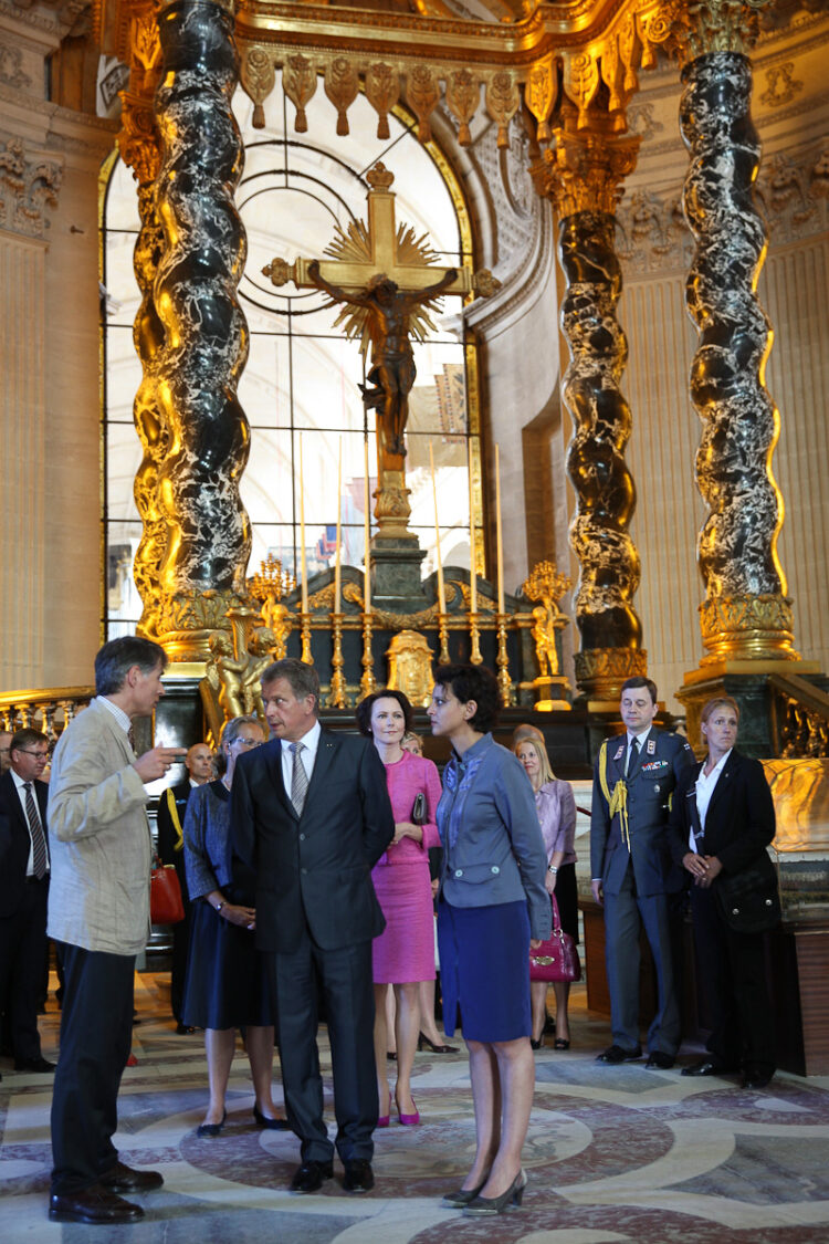 Official visit to France on 9-11 July 2013. Copyright © Office of the President of the Republic