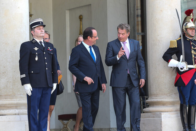 Official visit to France on 9-11 July 2013. Copyright © Office of the President of the Republic