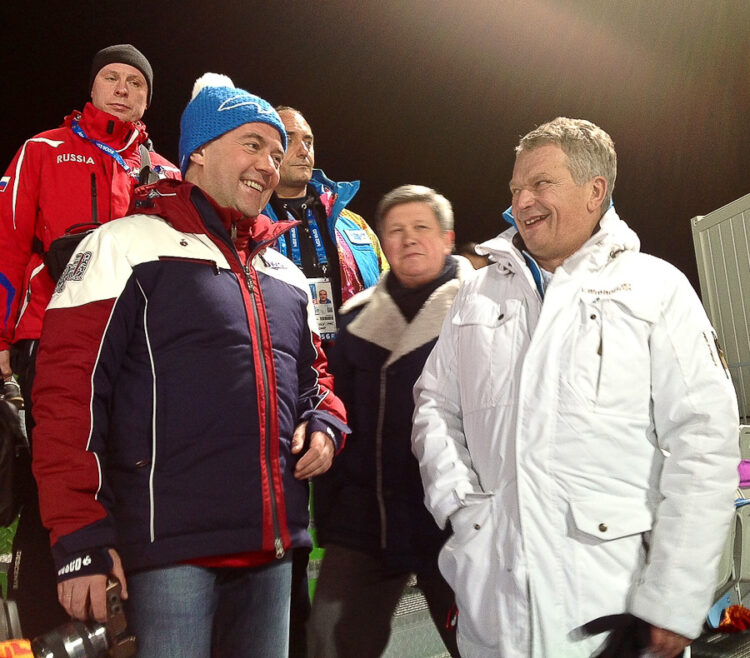  Russian Prime Minister Dmitri Medvedev was also watching the ski jumping competition. Copyright © Office of the President of the Republic 