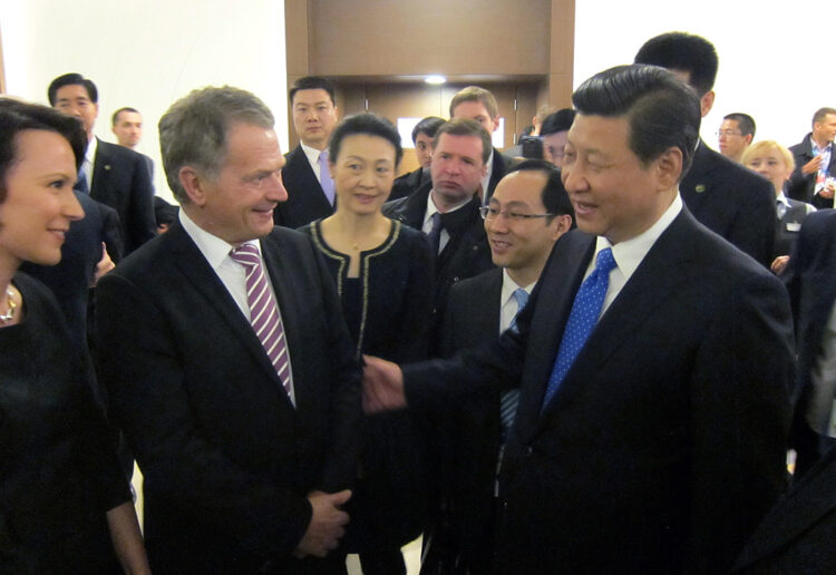  Presidenttipari keskusteluissa Kiinan presidentin Xi Jinpingin kanssa. Copyright © Tasavallan presidentin kanslia 