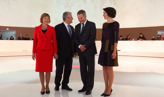 Ms. Daniela Schadt, Federal President of Germany Joachim Gauck, , President of the Republic Sauli Niinistö and Ms. Jenni Haukio. Copyright © Office of the President of the Republic of Finland