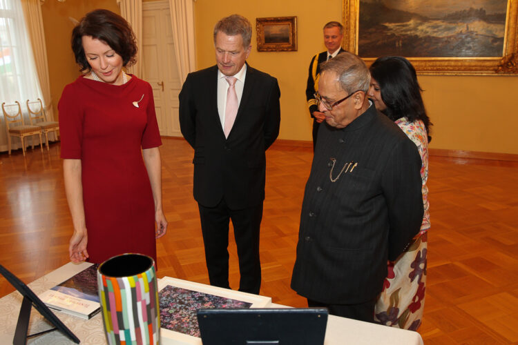  State visit of President of India Pranab Mukherjee on 14–16 October 2014. Copyright © Office of the President of the Republic  
