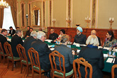  Suomen ja Intian delegaatiot virallisissa keskusteluissa. Copyright © Tasavallan presidentin kanslia 
