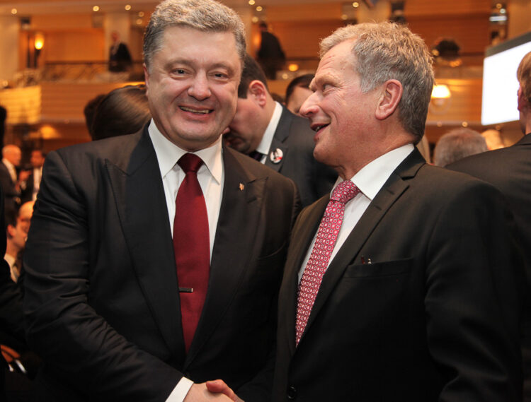  Presidentti Sauli Niinistö ja Ukrainan presidentti Petro Poroshenko tapasivat Münchenin turvallisuuskokouksessa 7. helmikuuta. Kuva: Tasavallan presidentin kanslia 