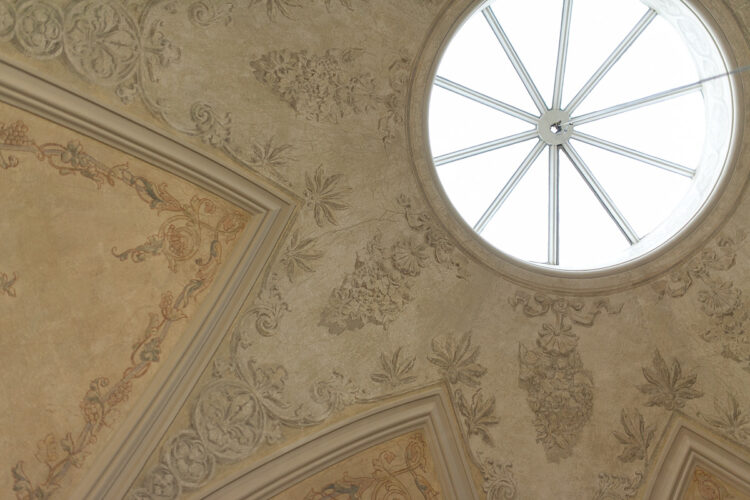 Altogether there have been five phases of painting of the cupola of the Gothic Hall. The newly restored appearance is the oldest original surface from the second phase. Photo: Office of the President of the Republic