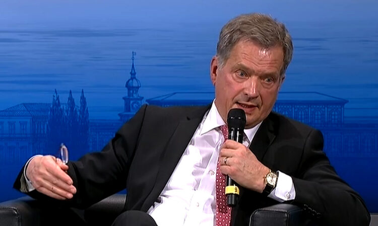  Presidentti Sauli Niinistö paneelikeskustelussa. Kuva: Münchenin turvallisuuskonferenssi 