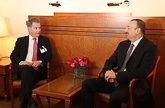  I München diskuterade president Niinistö och Azerbajdzjans president Ilham Alijev relationerna mellan Finland och Azerbajdzjan, krisen i Ukraina och läget i Nagorno-Karabach. Foto: Republikens presidents kansli 
