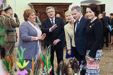  Puolan presidenttipari esitteli valtiovieraille presidentinlinnan pääsiäiskoristeita. Copyright © Tasavallan presidentin kanslia 
