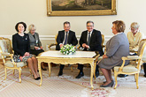  Rouva Jenni Haukio, presidentti Sauli Niinistö, Puolan presidentti Bronisław Komorowski  ja puoliso Anna Komorowska. Copyright © Tasavallan presidentin kanslia 