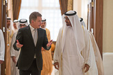 Abu Dhabin kruununprinssin, sheikki Mohamed bin Zayed Al Nahyanin kanssa käydyissä keskusteluissa käsiteltiin laajasti Lähi-idän alueellisia kysymyksiä, erityisesti Jemenin ja Iranin tilannetta sekä Ukrainan kriisiä ja Venäjää. Kuva: Abu Dhabin kruununprinssin hovi