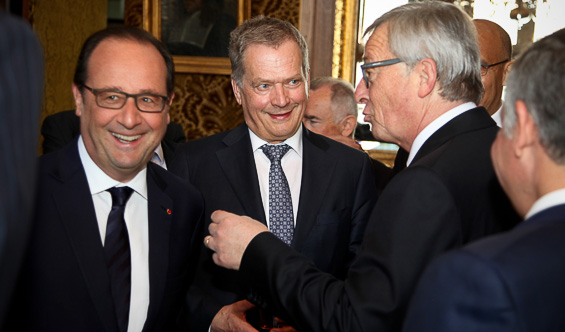 President Niinistö med Frankrikes president François Hollande, Europeiska kommissionens ordförande Jean-Claude Juncker och Jordaniens kung Abdullah II. Copyright © Republikens presidents kansli