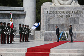 Seppeleenlasku Altar de la Patria -muistomerkille Mexico Cityssä. Copyright © Tasavallan presidentin kanslia