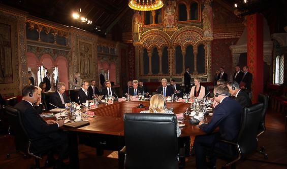 Euroopan presidenttejä koolla historiallisessa Wartburgin linnassa 21. syyskuuta. Työistunnon aiheena Euroopan yhteenkuuluvuuden vahvistaminen. Copyright © Tasavallan presidentin kanslia