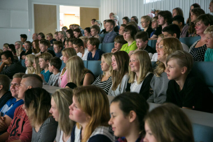 Koululaiset kysyivät muun muassa presidentiltä mm. kouluajoista ja haaveammatista, presidentin työstä, Itämeren tilanteesta ja Venäjästä. Copyright © Tasavallan presidentin kanslia