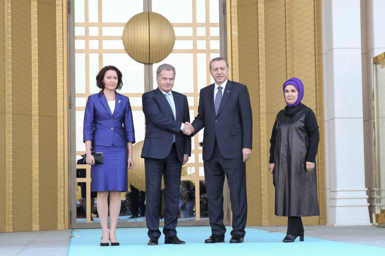  Fru Jenni Hauko, president Sauli Niinistö, Turkiets president Recep Tayyip Erdoğan och hans maka Emine Erdoğan. Copyright © Republikens presidents kansli 