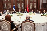 Presidentti Erdoğanin tarjoamalla virallisella päivällisellä. Copyright © Tasavallan presidentin kanslia