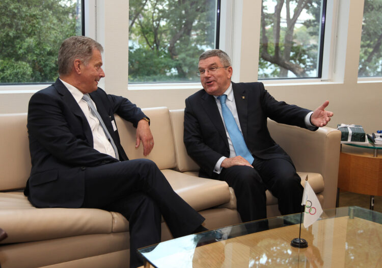  President Niinistö diskuterade med ordföranden för Internationella olympiska kommittén Thomas Bach i samband med FN:s toppmöte om hållbar utveckling. Foto: Republikens presidents kansli