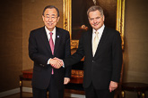 The official photo of the General Secretary and the President taken in the Yellow Room at the President’s Palace.  