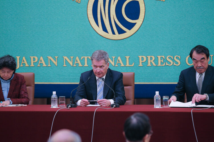 President Niinistö träffade japanska medier på Japans nationella pressklubb i Tokyo onsdagen den 9 mars 2016. Copyright © Republikens presidents kansli