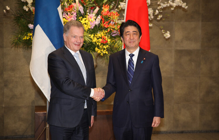  President Sauli Niinistö and Prime Minister of Japan Shinzo Abe met in Tokyo on 10 March. Copyright © Office of the President of the Republic 