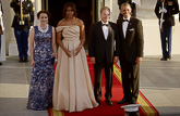  Presidentti Obama ja puoliso Michelle Obama vastaanottivat presidenttiparin Valkoisen talon viralliselle juhlapäivälliselle. Kuva: Lehtikuva/Tasavallan presidentin kanslia 