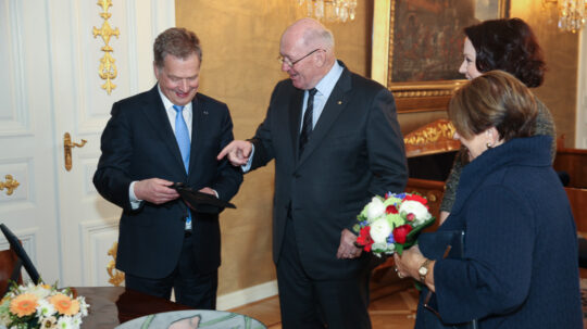  Lahjojen vaihto Keltaisessa salissa. Kuva: Juhani Kandell/Tasavallan presidentin kanslia 