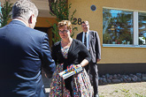  Presidentti Niinistö vierailulla Lumparlandin koululla. Koulun 29 oppilasta olivat jo kesälomalla, mutta osa oli päässyt kesätöihin tarjoamaan presidentille lounasta. Kuva: Katri Makkonen/Tasavallan presidentin kanslia 