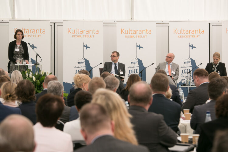 Kultaranta-keskustelut 14.-15.6.2015. Copyright © Tasavallan presidentin kanslia