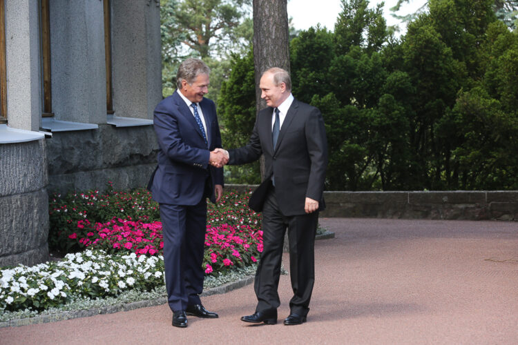  President of Russia Vladimir Putin arrived in Finland for a working visit on Friday, 1 July 2016. The discussions with President of the Republic Sauli Niinistö took place at Kultaranta summer residence. Photo: Juhani Kandell/Office of the President of the Republic of Finland