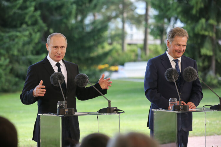 Rysslands president Vladimir Putin avlade ett arbetsbesök i Finland fredagen den 1 juli 2016. Republikens president Sauli Niinistö tog emot president Putin på Gullranda. Foto: Juhani Kandell/Republikens presidents kansli