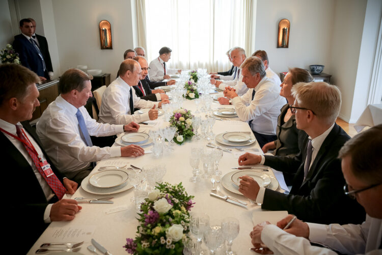 Rysslands president Vladimir Putin avlade ett arbetsbesök i Finland fredagen den 1 juli 2016. Republikens president Sauli Niinistö tog emot president Putin på Gullranda. Foto: Juhani Kandell/Republikens presidents kansli